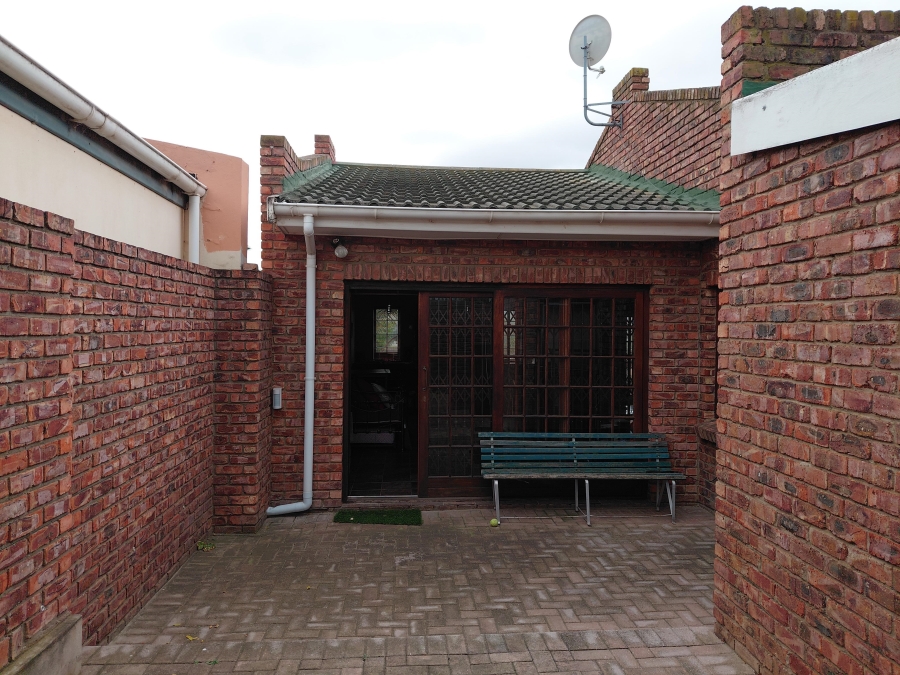 3 Bedroom Property for Sale in Bothasrus Eastern Cape